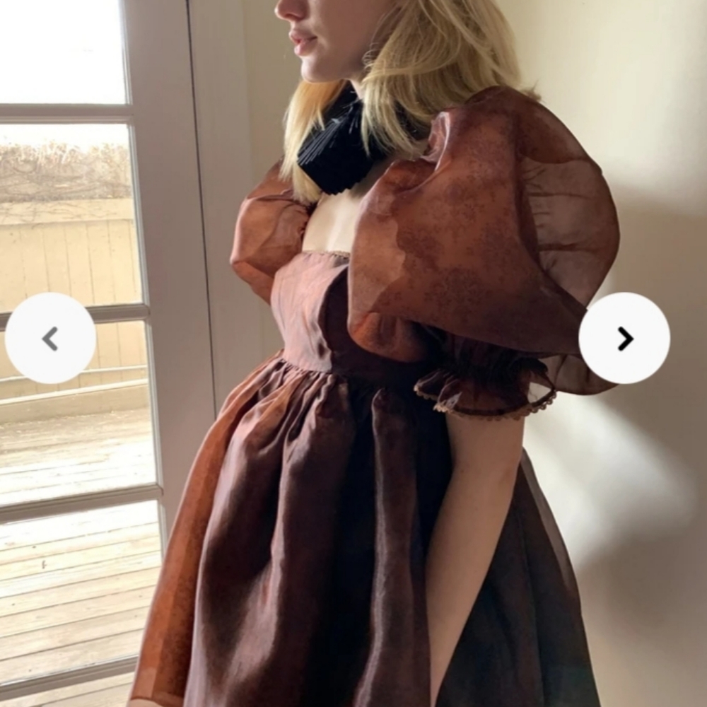 Chocolate puff dress Selkie
